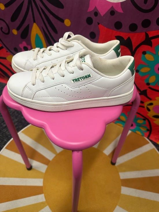 Tretorn Shoes - TRETORN white/green women’s tennis shoes sz 8